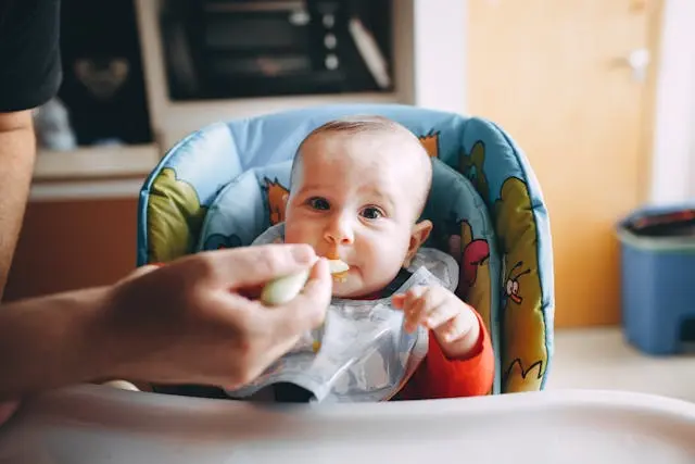 baby-eat